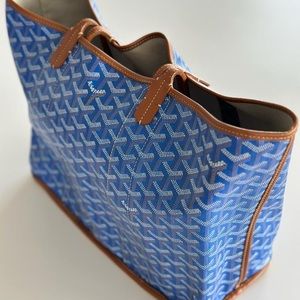 Goyard traditional , blue color, signs of wear on the inside